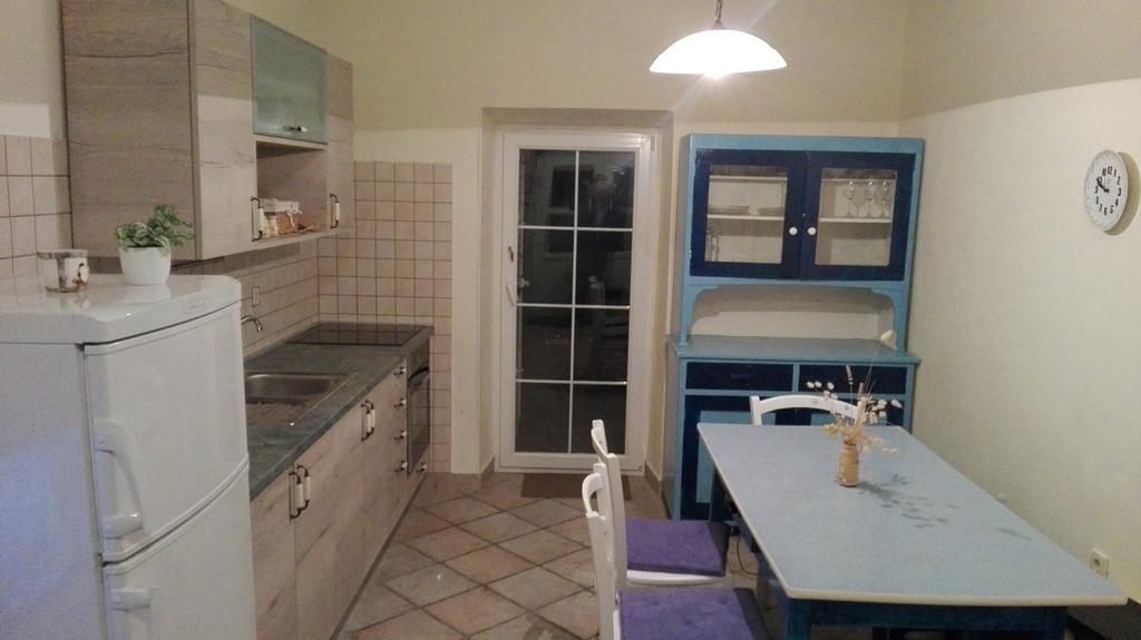 Apartment Deni Lumbarda Eksteriør billede